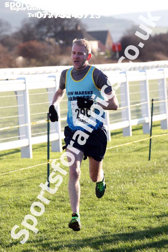 Senior mens North Eastern Cross Country, Redcar. Photo:  David T. Hewitson/Sports for All Pics